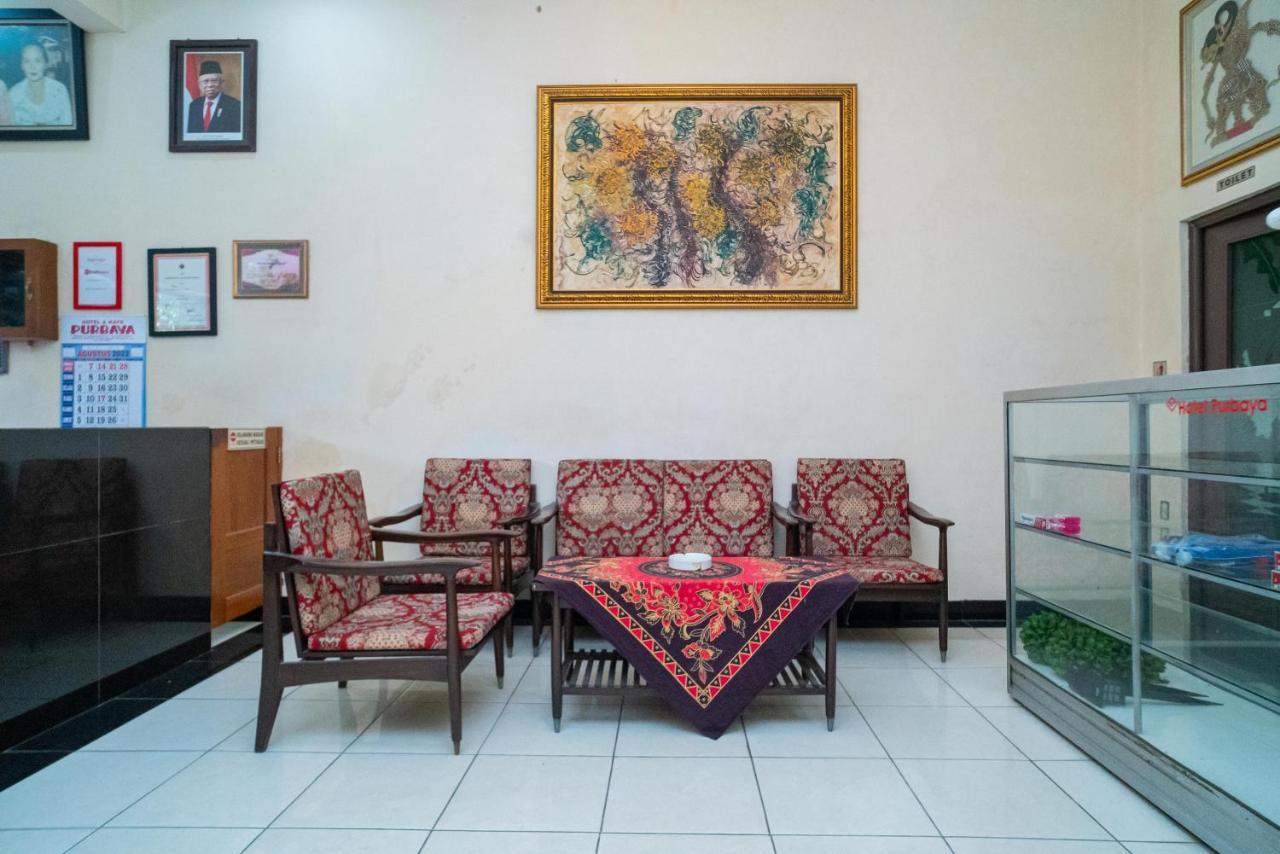 Hotel Reddoorz @ Panglima Sudirman Madiun Esterno foto